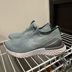 Women’s Nike react size 7.5